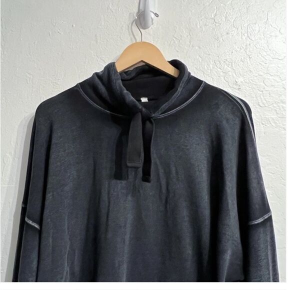 Free People Movement Lara Turtleneck Pullover Medium Gray Black Light Weight - Picture 6 of 8